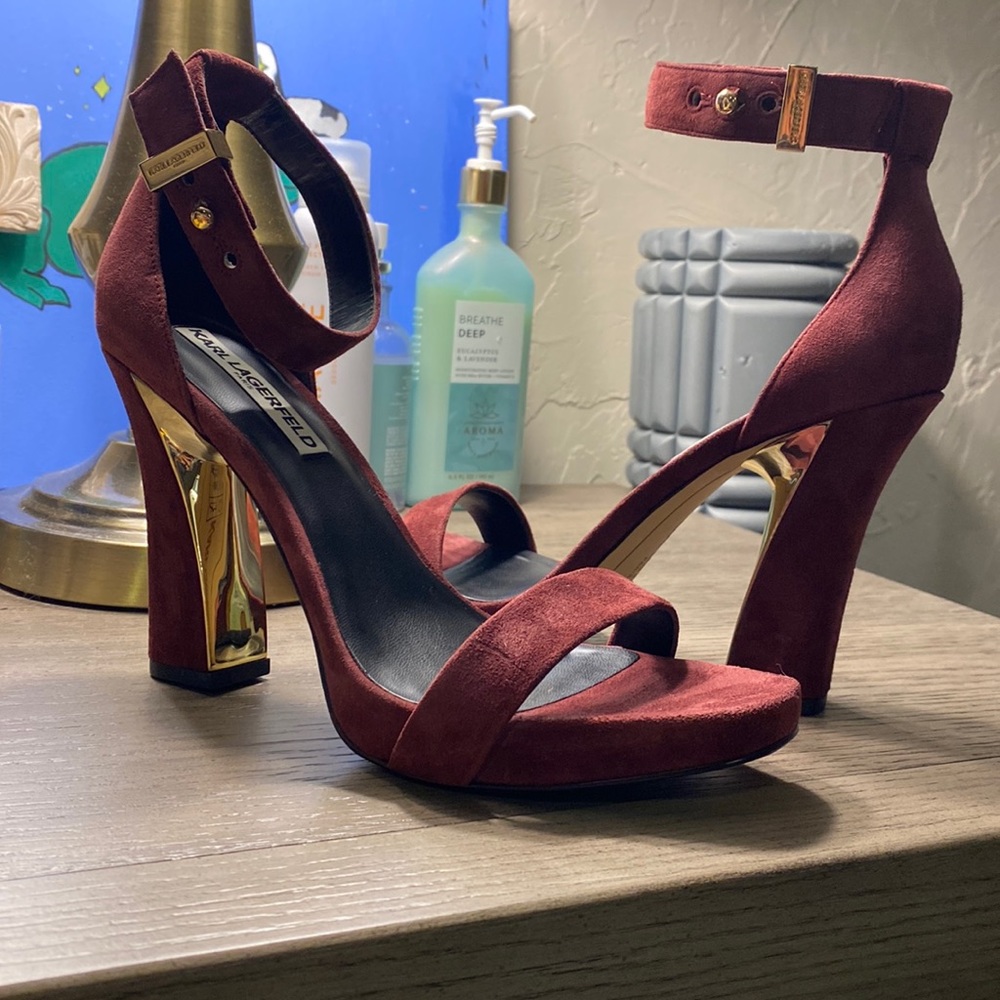 Karl Lagerfeld Paris Carah Ankle Strap Sandal Size 8